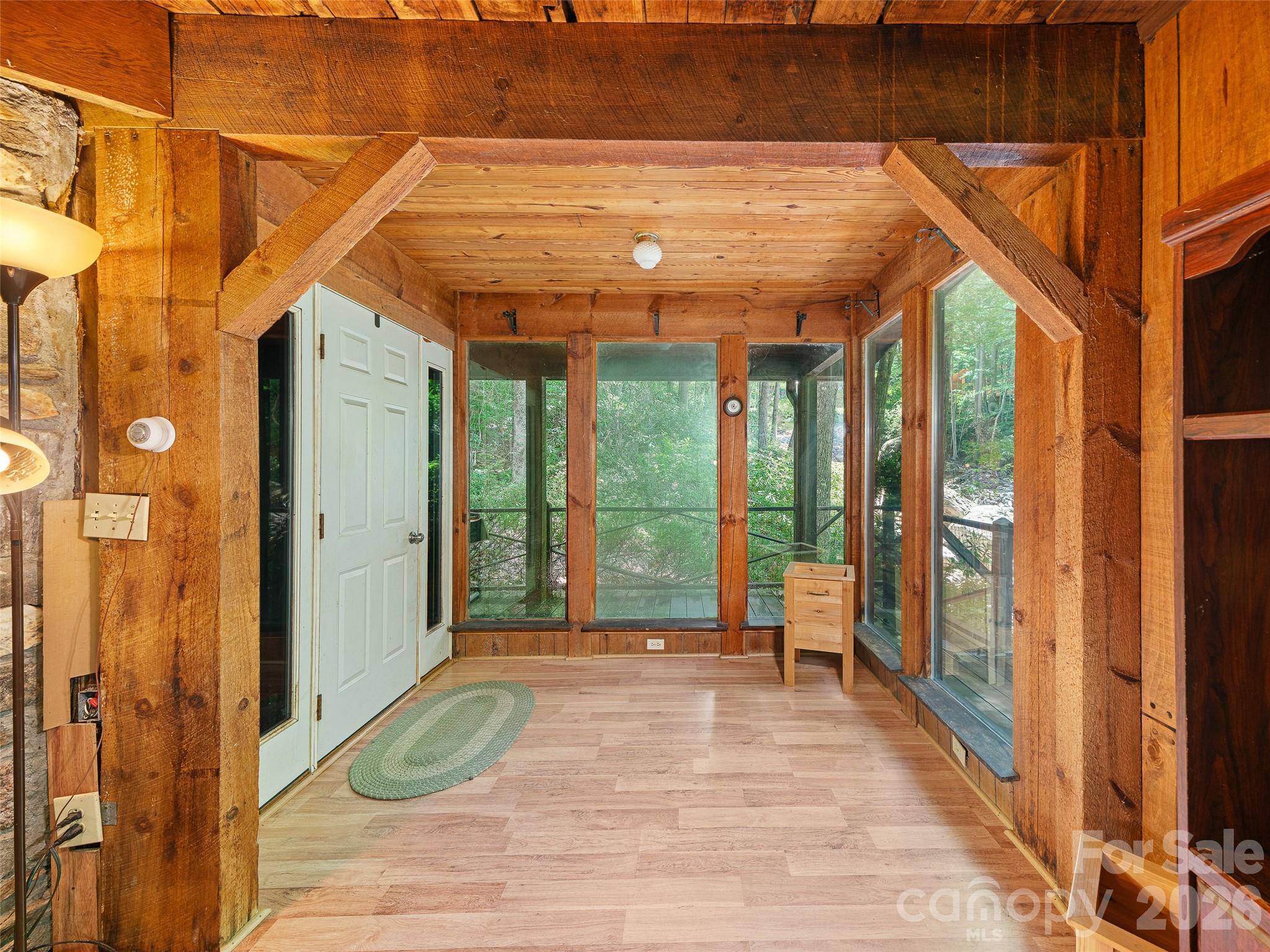 552 N Fork Road — Burnsville