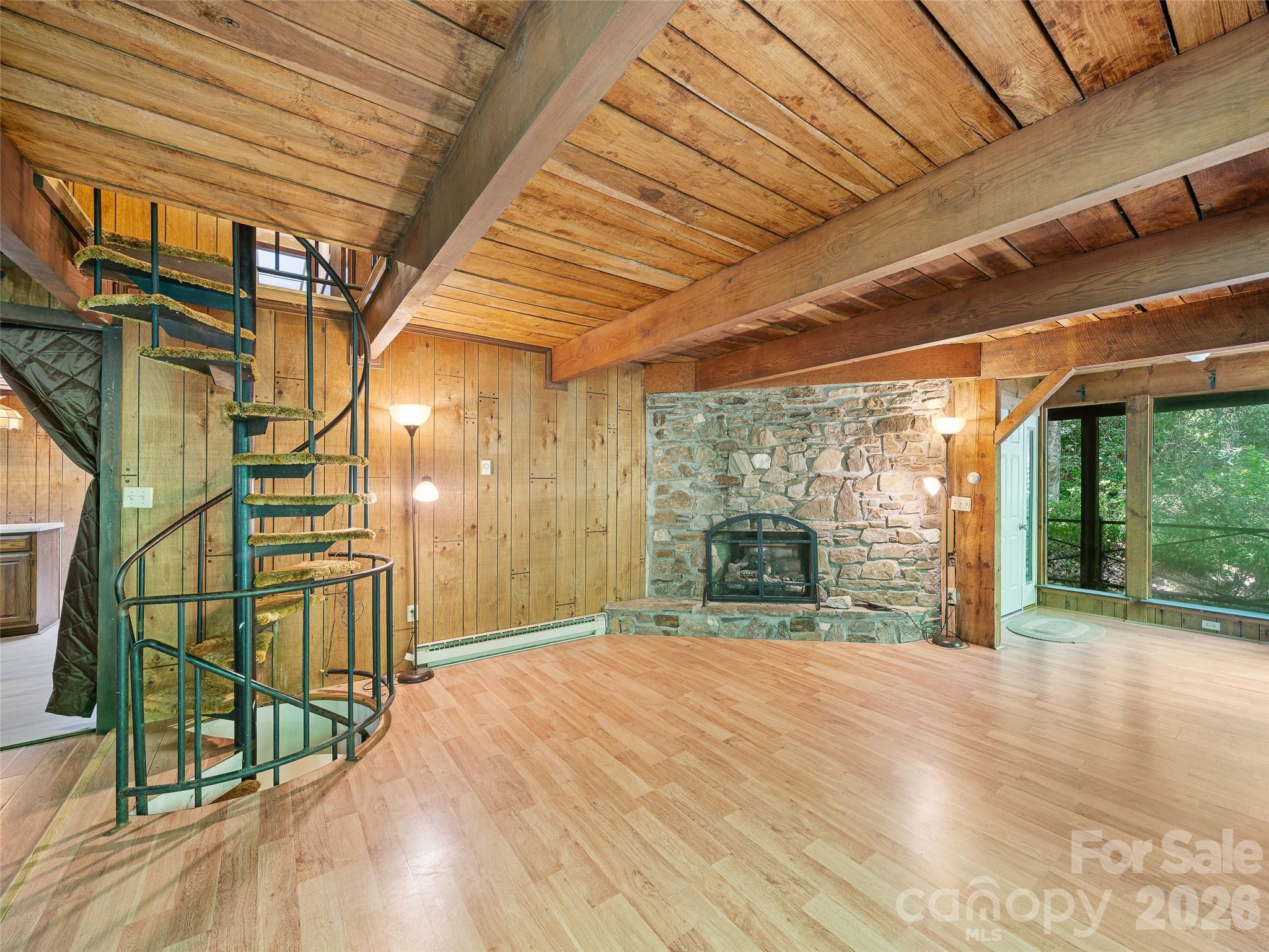 552 N Fork Road — Burnsville