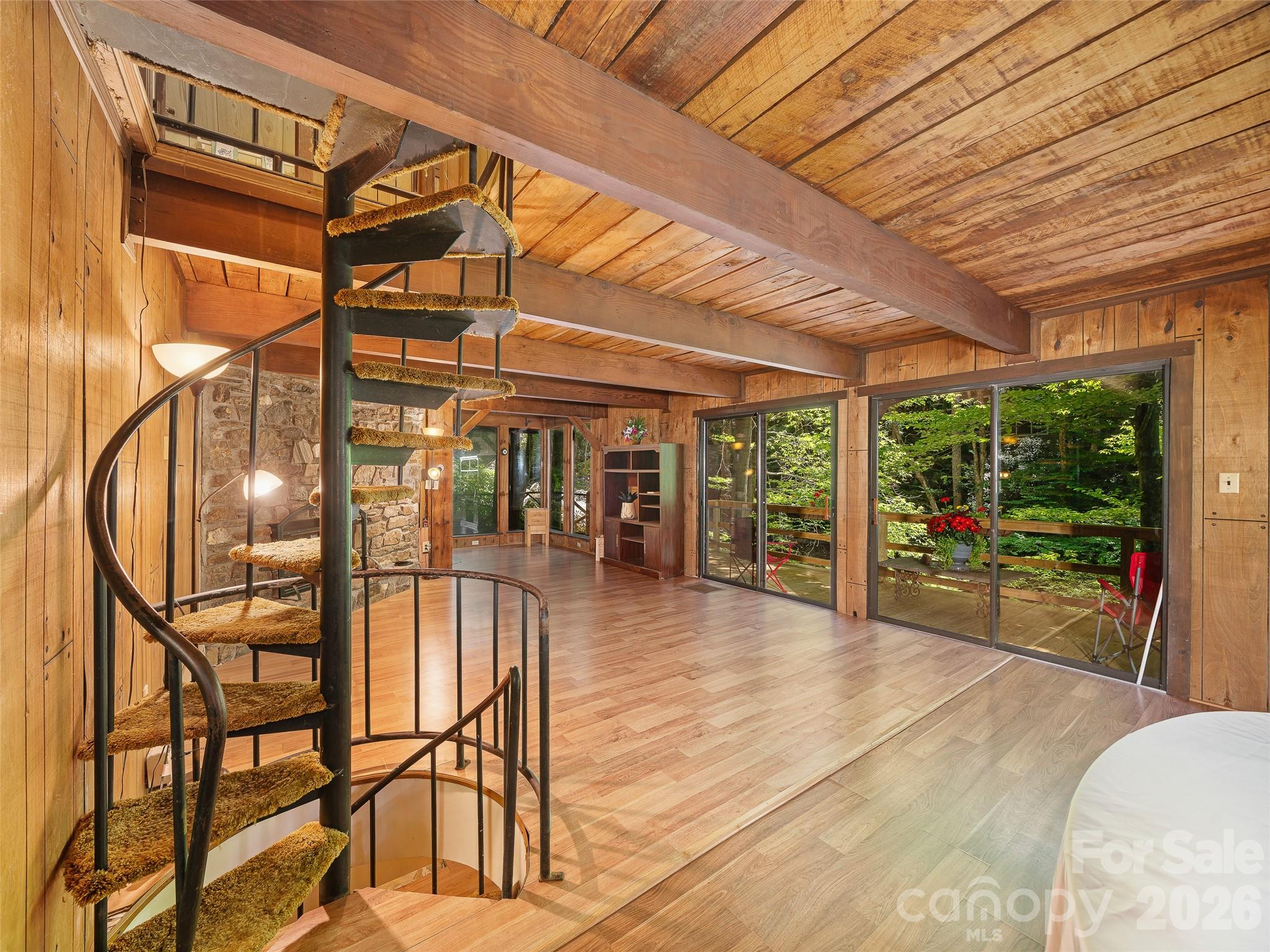 552 N Fork Road — Burnsville
