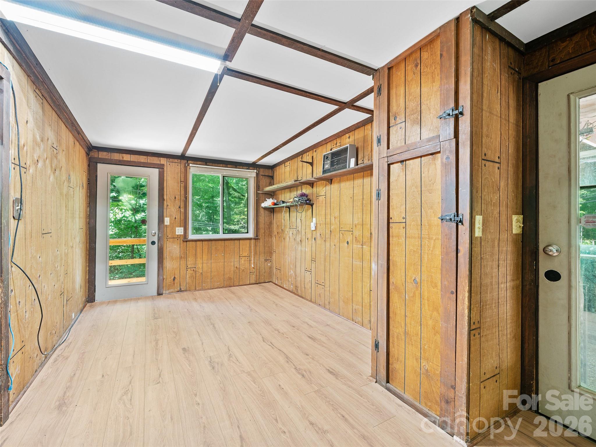 552 N Fork Road — Burnsville