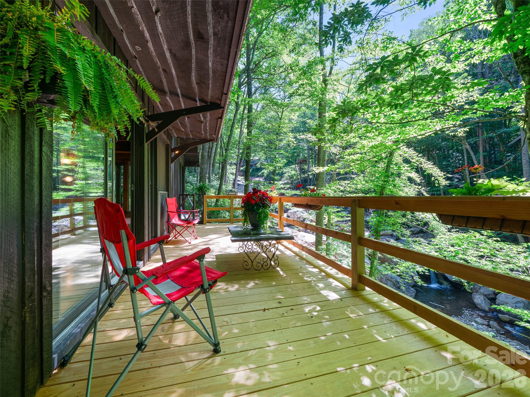 552 N Fork Road — Burnsville