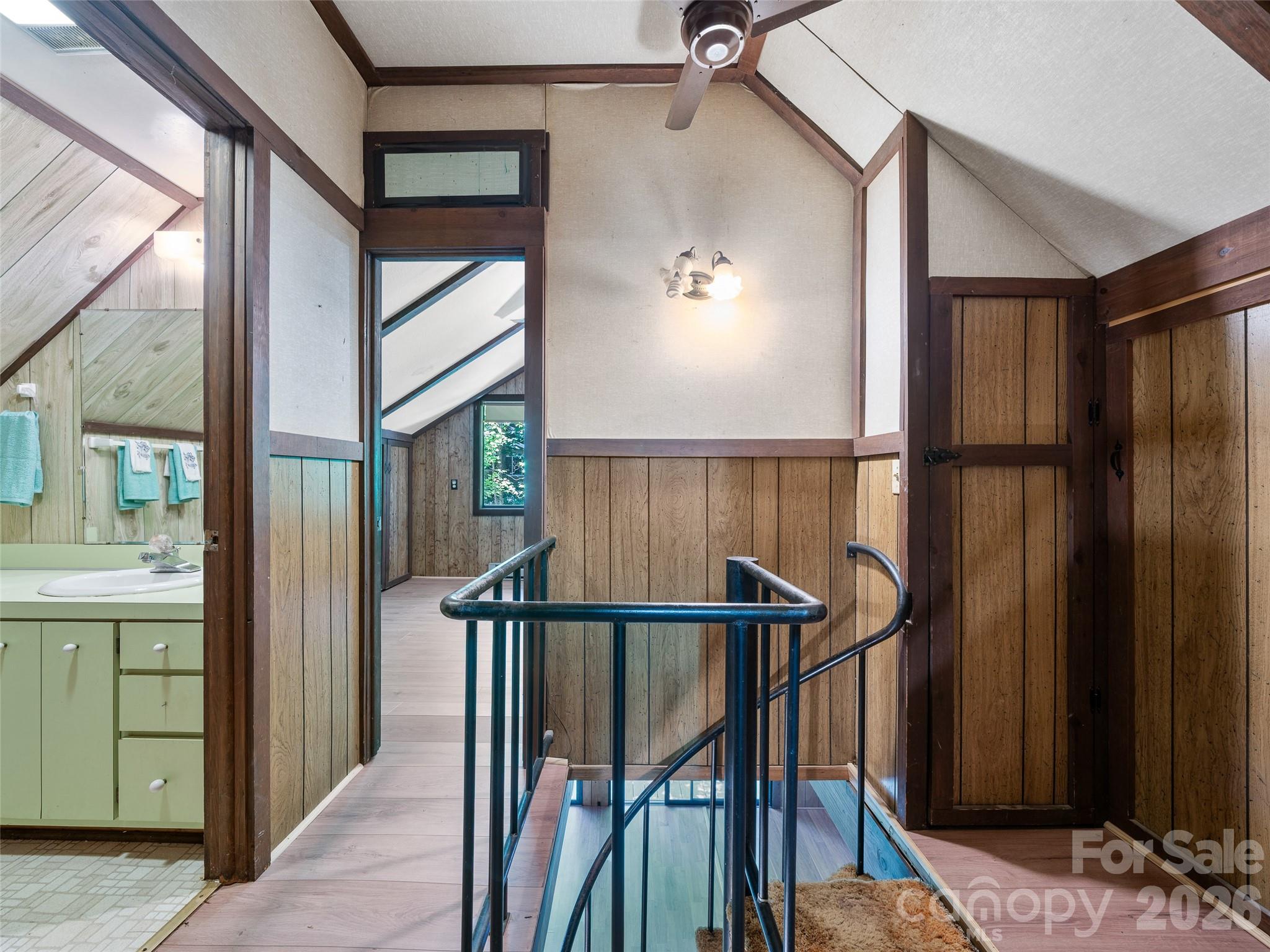 552 N Fork Road — Burnsville