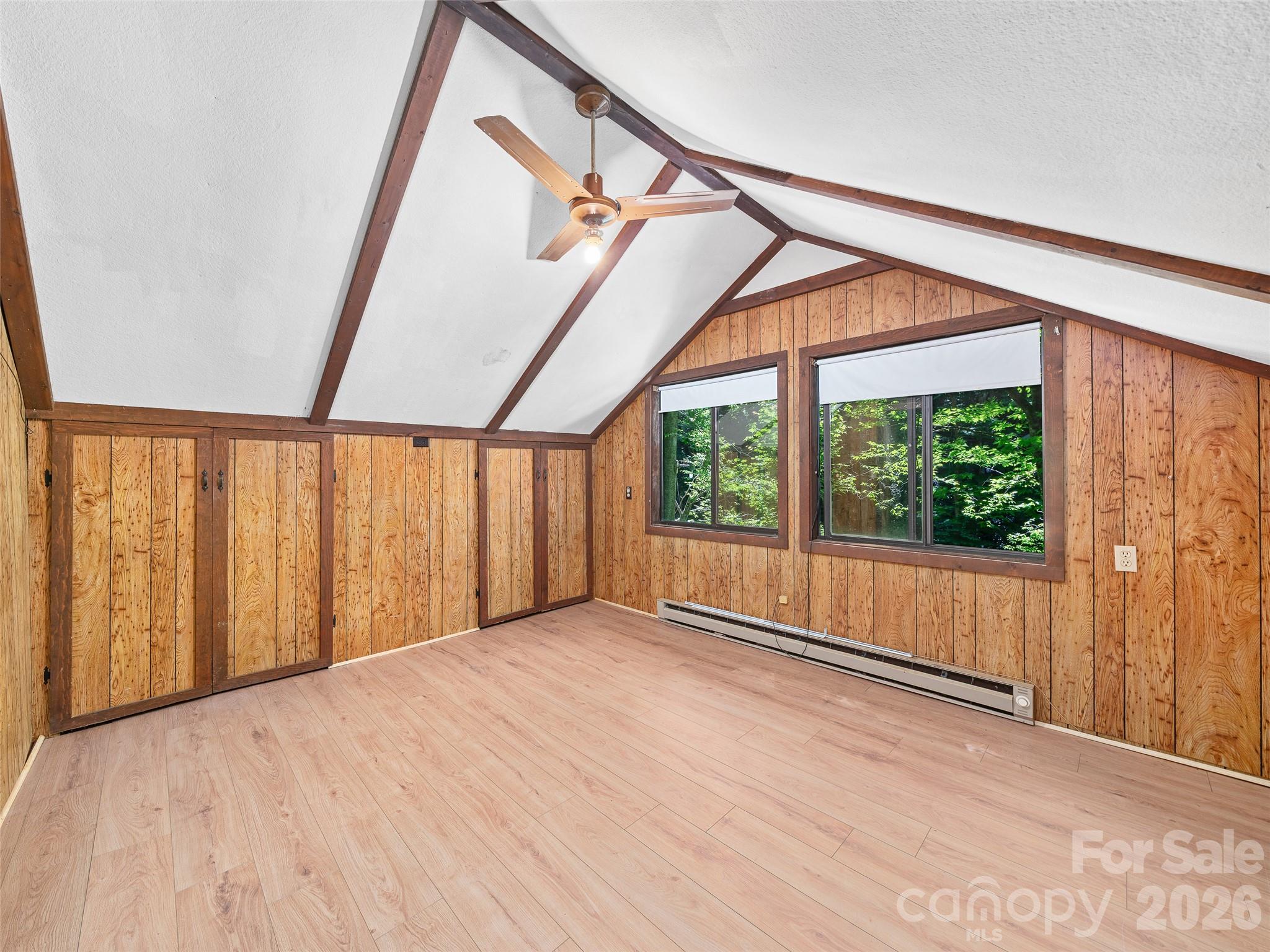 552 N Fork Road — Burnsville