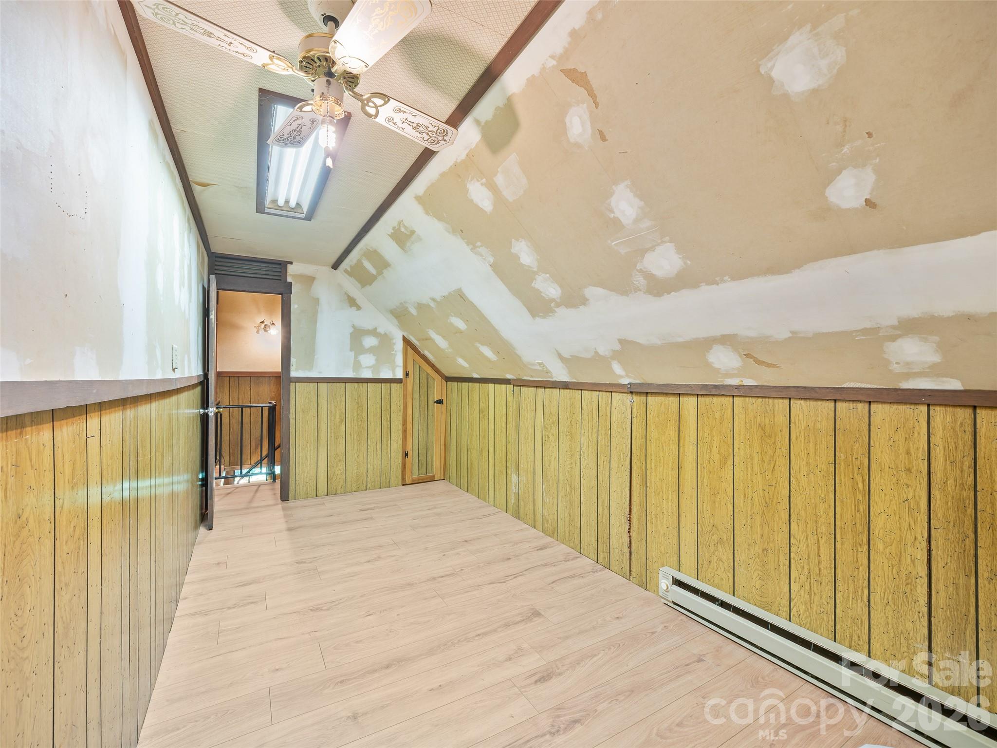 552 N Fork Road — Burnsville