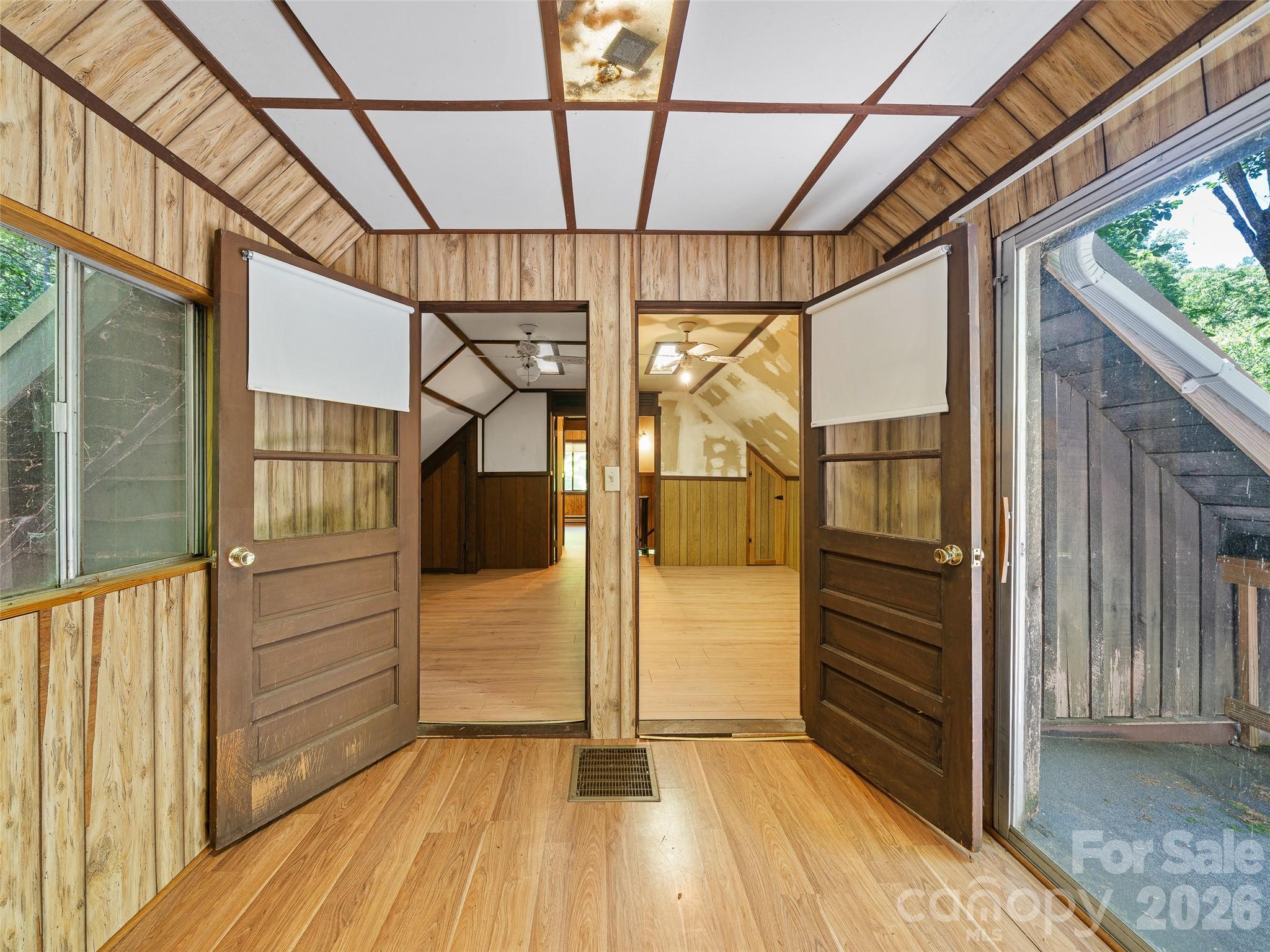 552 N Fork Road — Burnsville