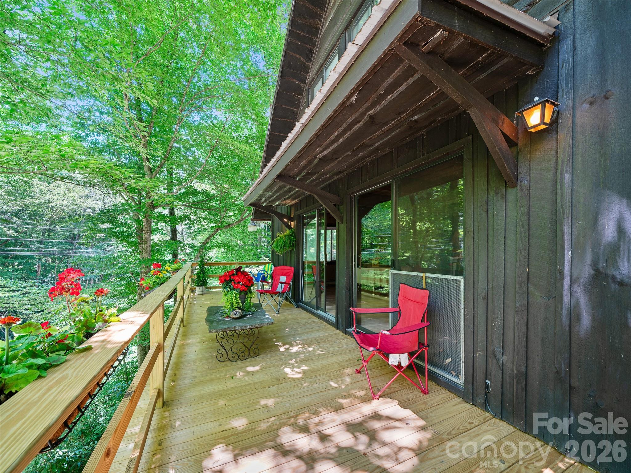 552 N Fork Road — Burnsville
