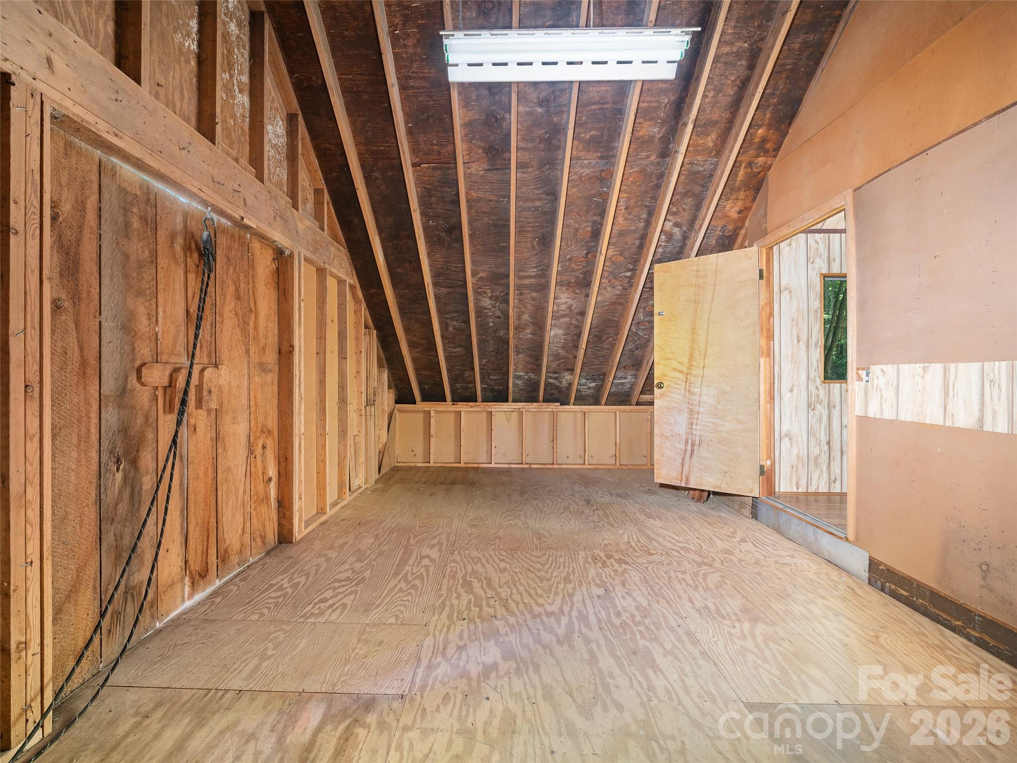 552 N Fork Road — Burnsville