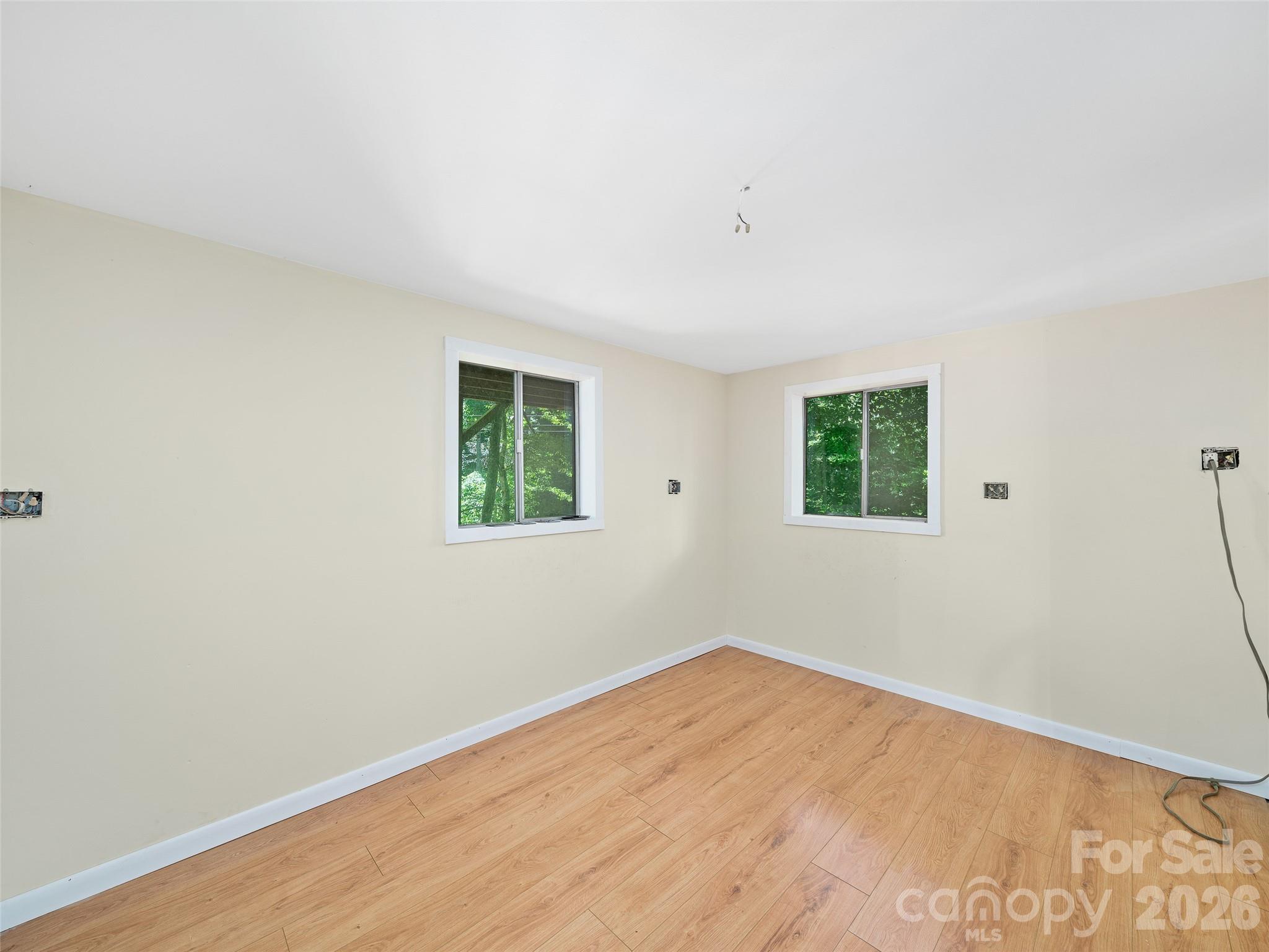 552 N Fork Road — Burnsville