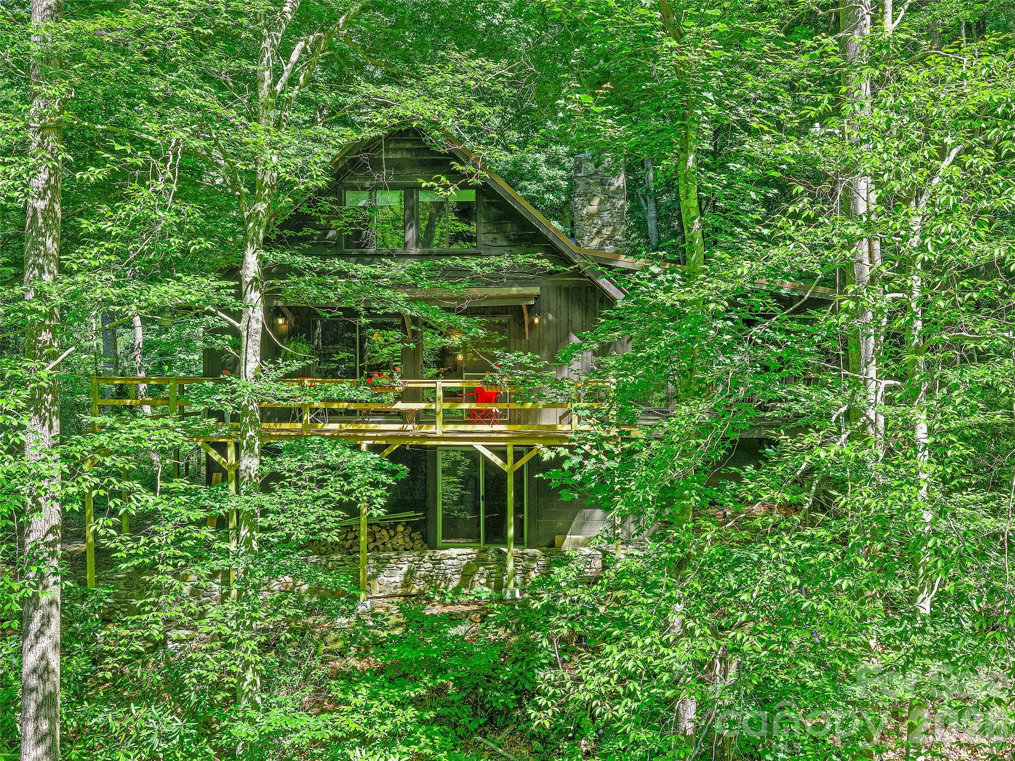 552 N Fork Road — Burnsville