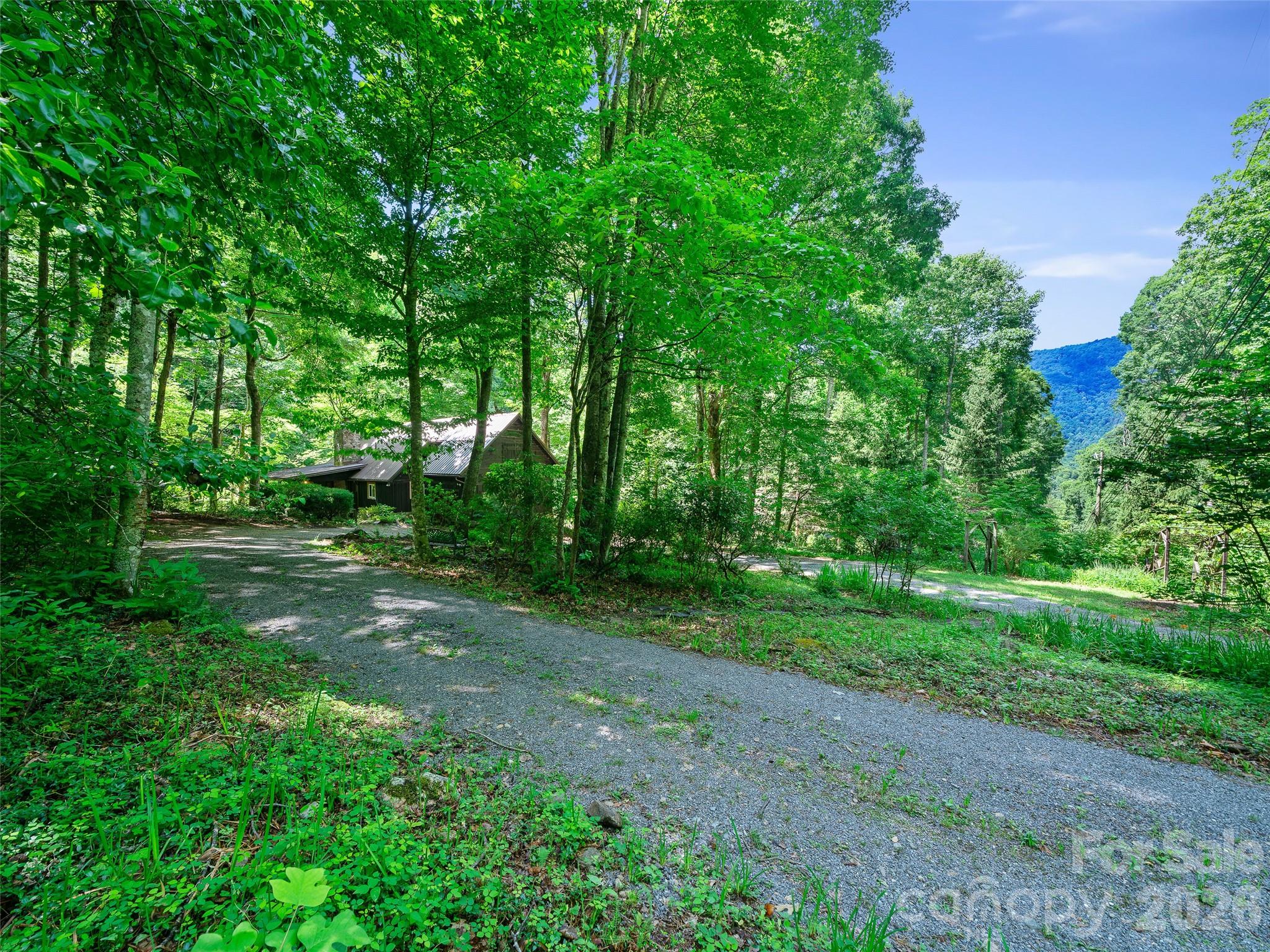552 N Fork Road — Burnsville