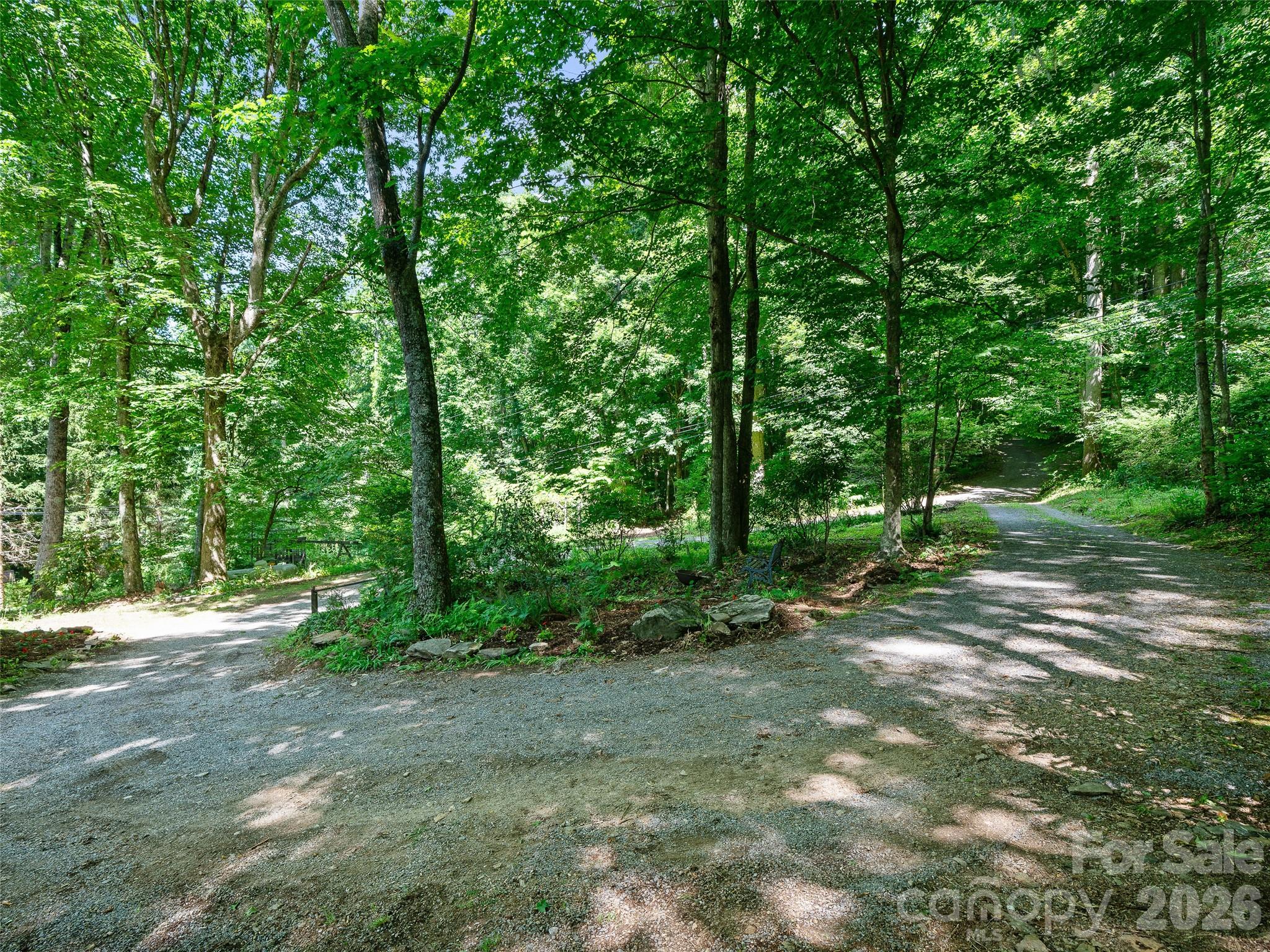 552 N Fork Road — Burnsville
