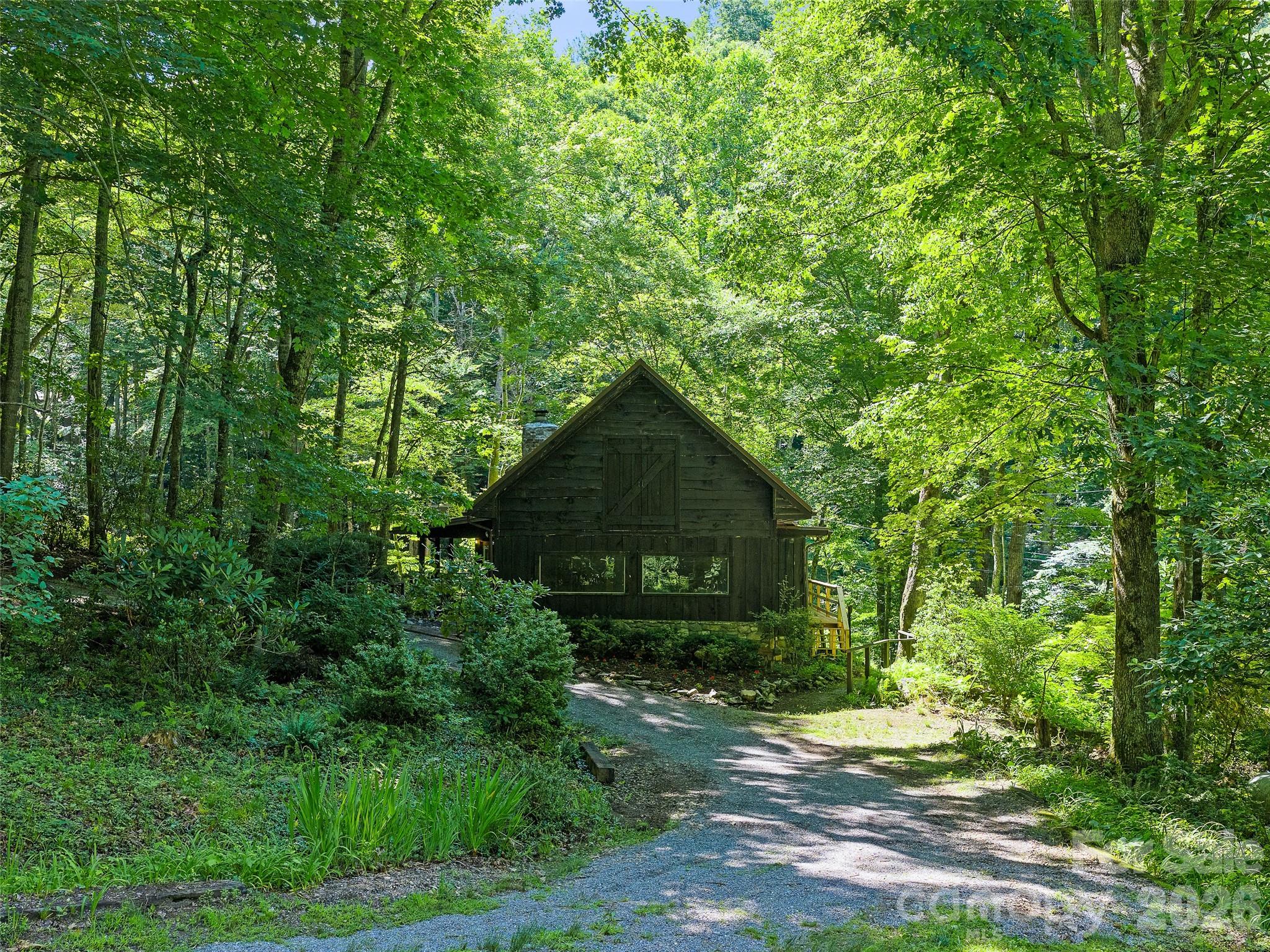552 N Fork Road — Burnsville