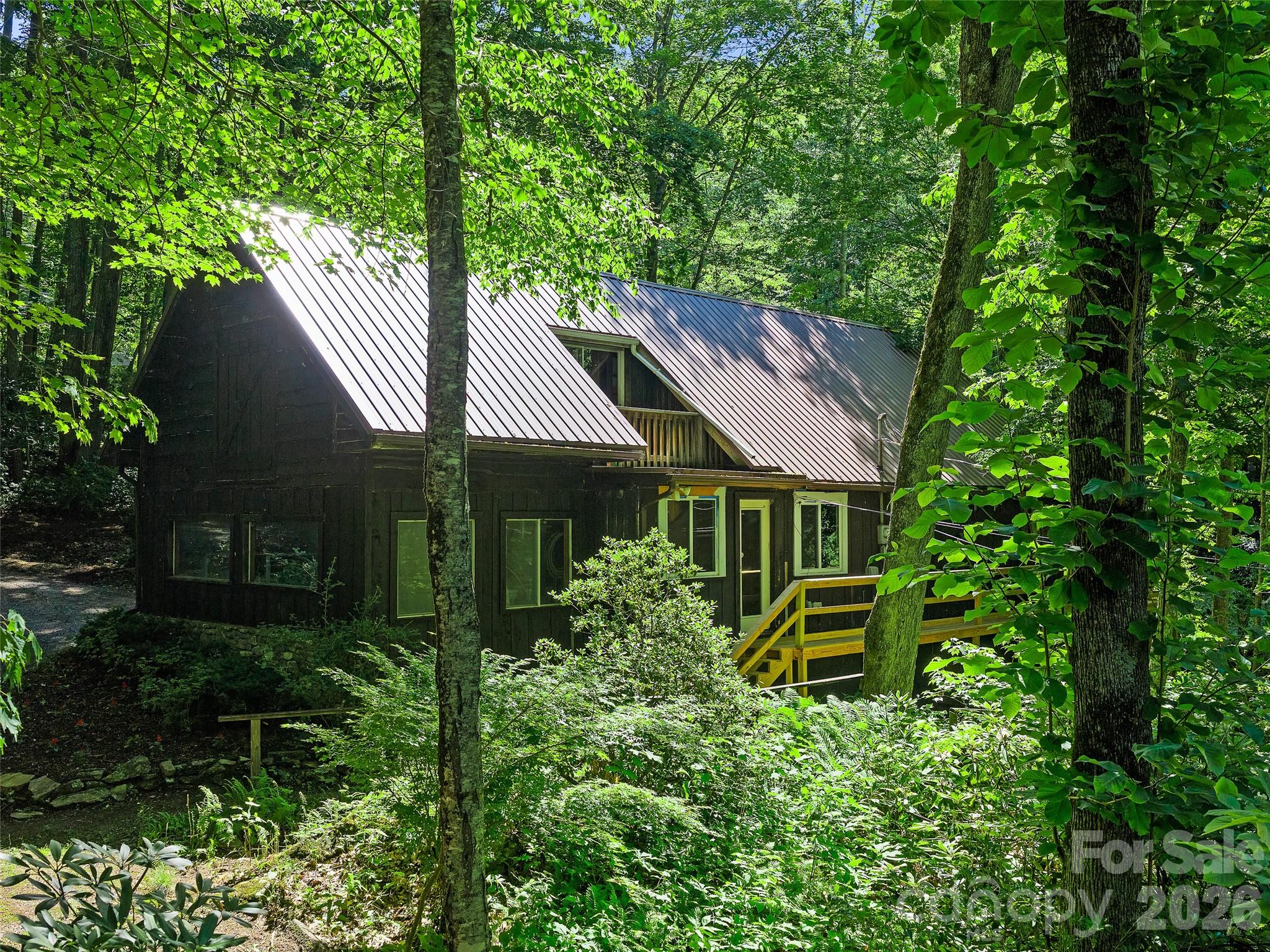 552 N Fork Road — Burnsville