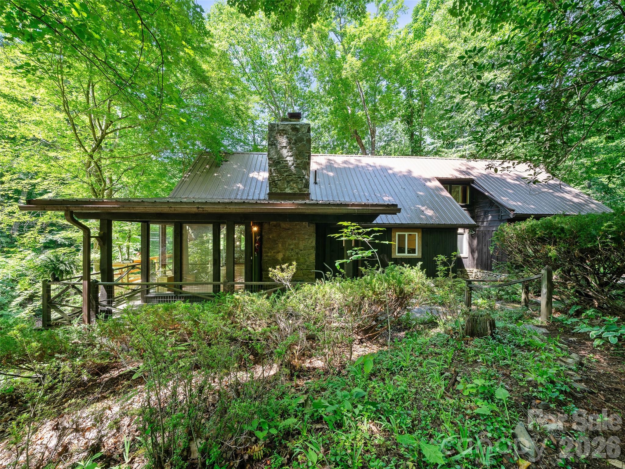 552 N Fork Road — Burnsville