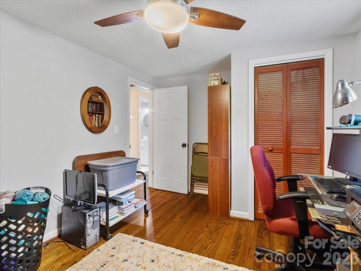 2 Ray Road — Weaverville