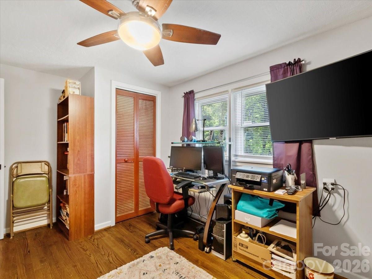 2 Ray Road — Weaverville