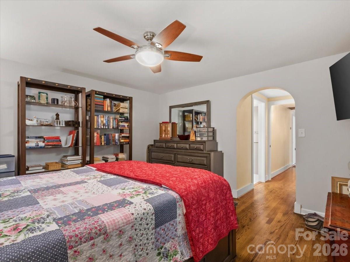 2 Ray Road — Weaverville