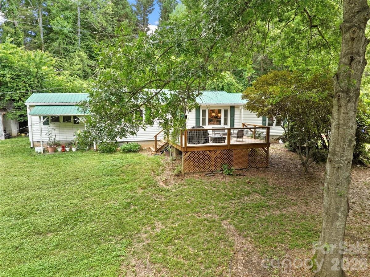 2 Ray Road — Weaverville
