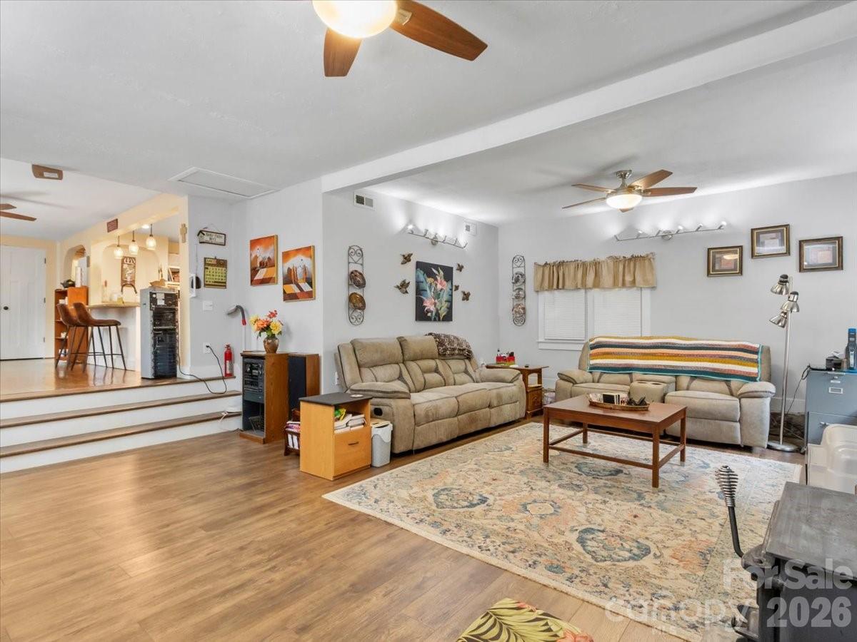 2 Ray Road — Weaverville