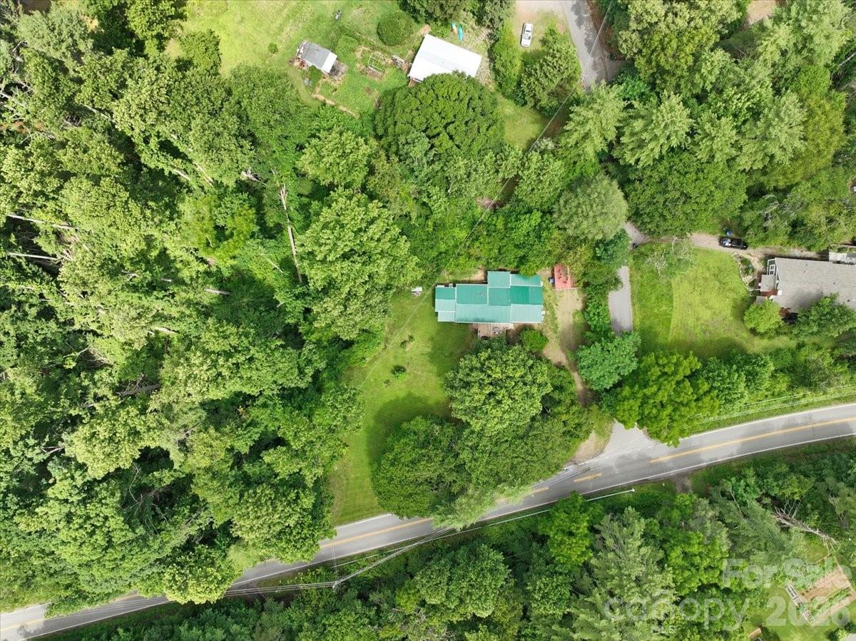 2 Ray Road — Weaverville