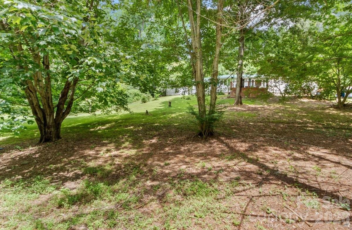 2 Ray Road — Weaverville