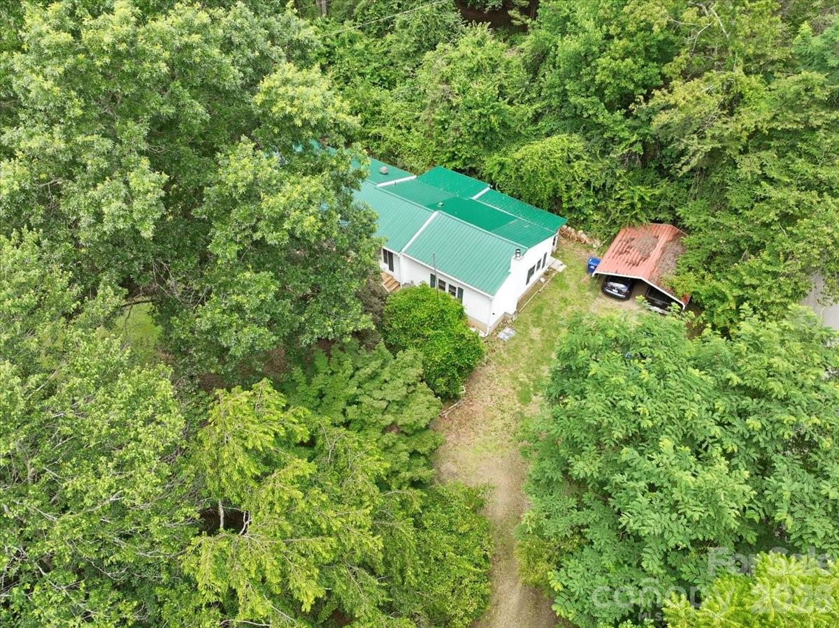 2 Ray Road — Weaverville