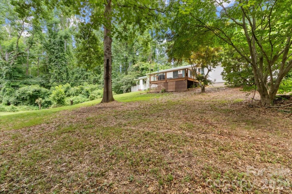 2 Ray Road — Weaverville