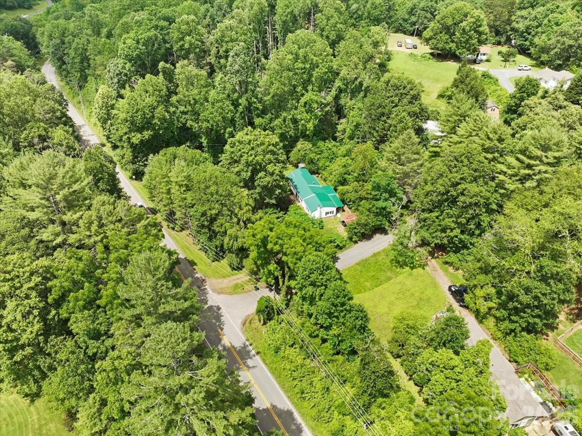 2 Ray Road — Weaverville