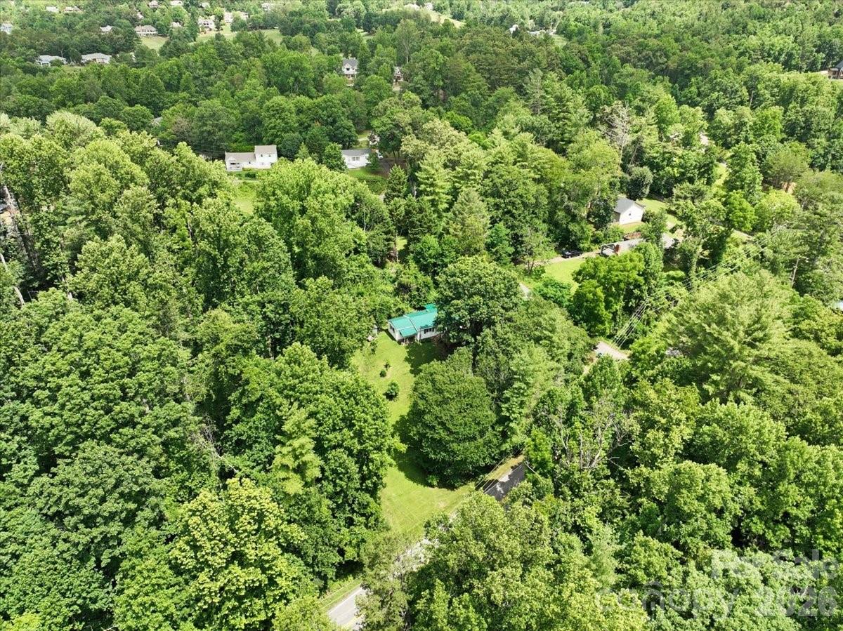 2 Ray Road — Weaverville