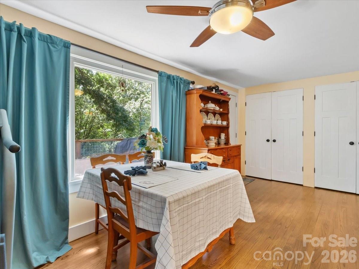 2 Ray Road — Weaverville