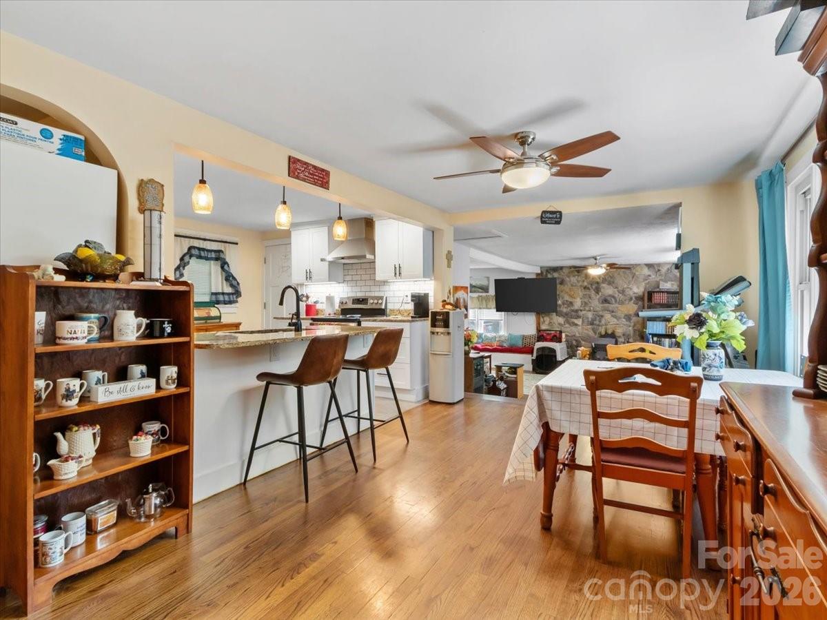 2 Ray Road — Weaverville