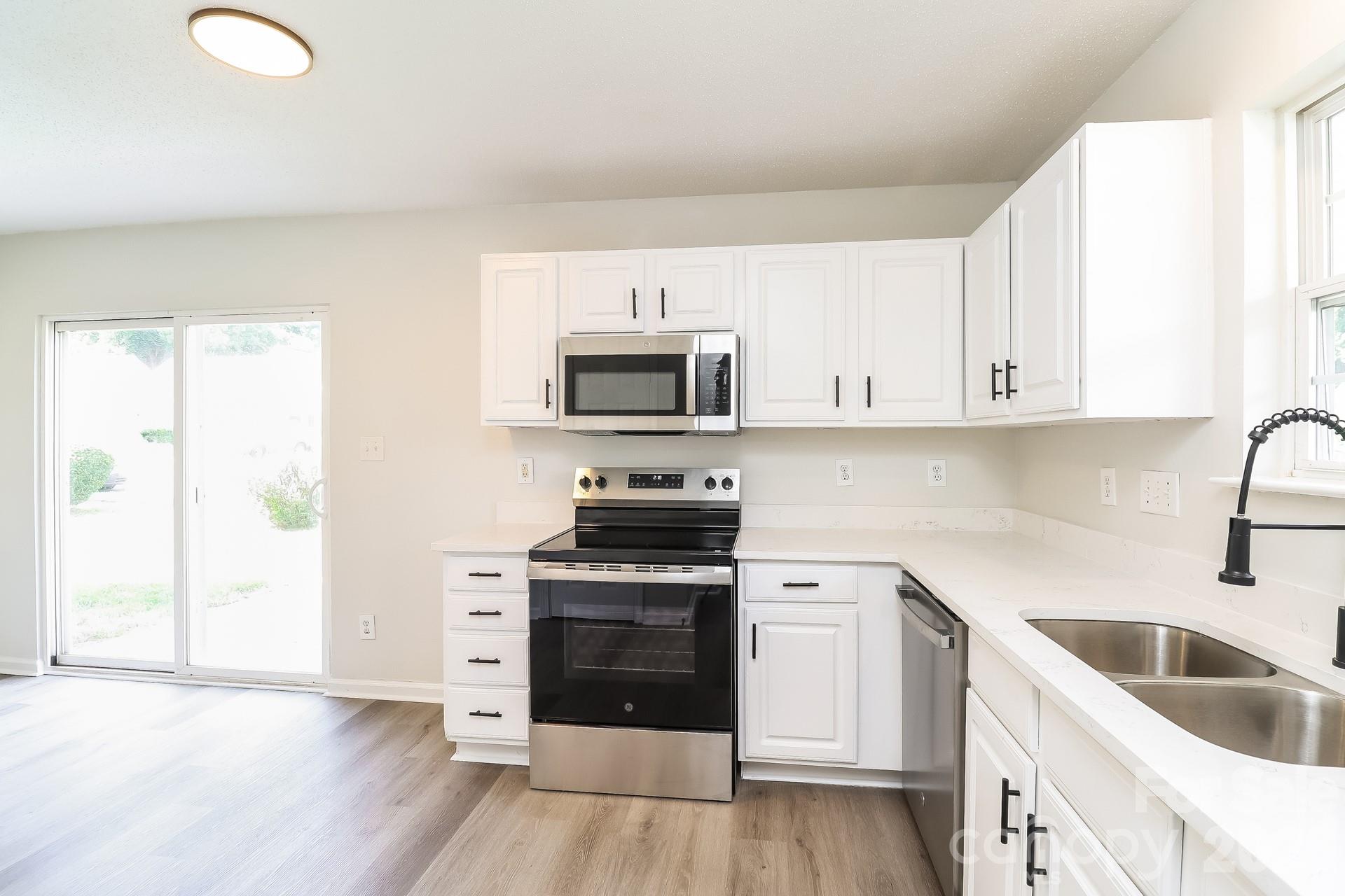 4135 Canyon Creek Lane — Charlotte
