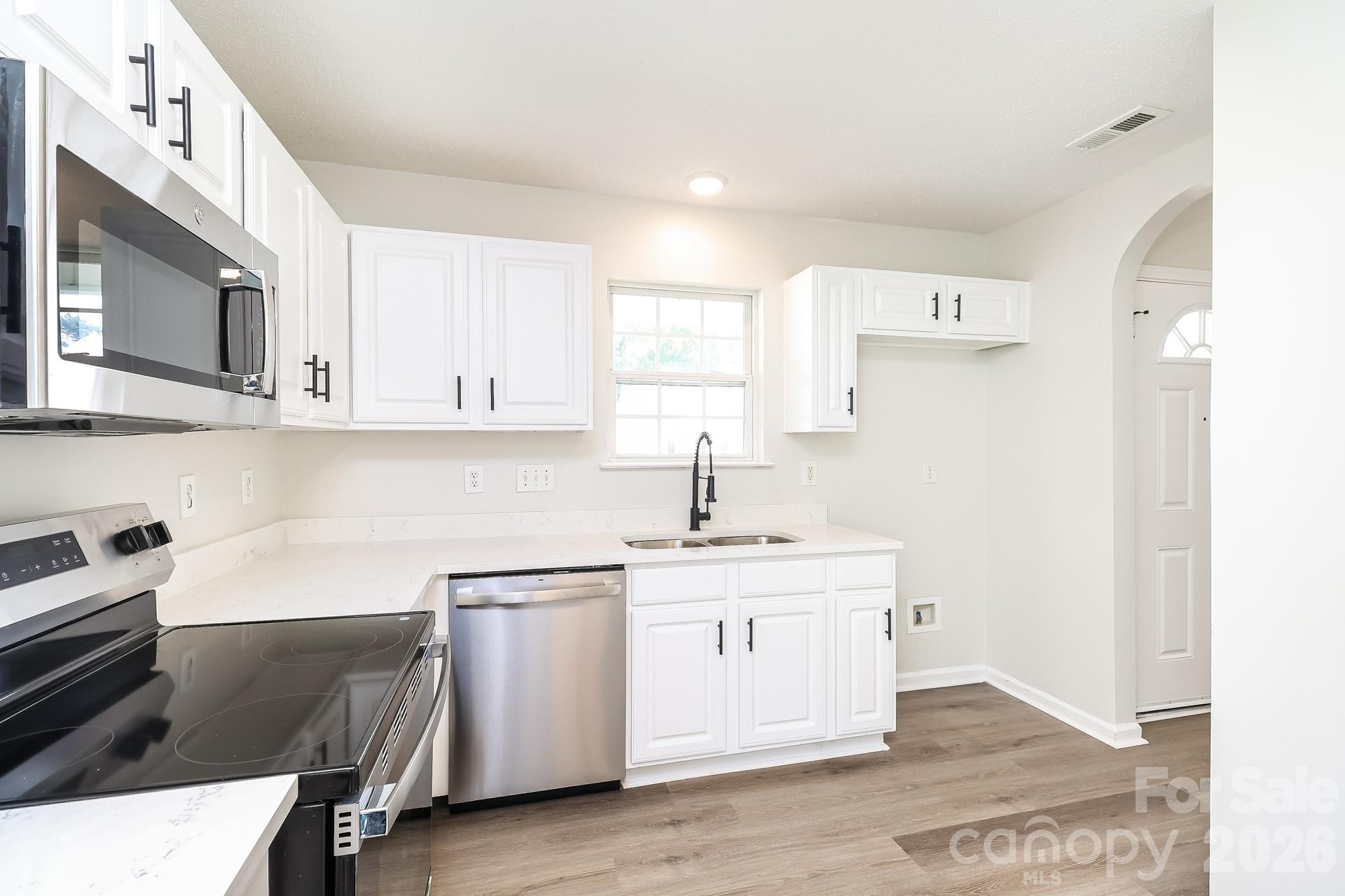 4135 Canyon Creek Lane — Charlotte