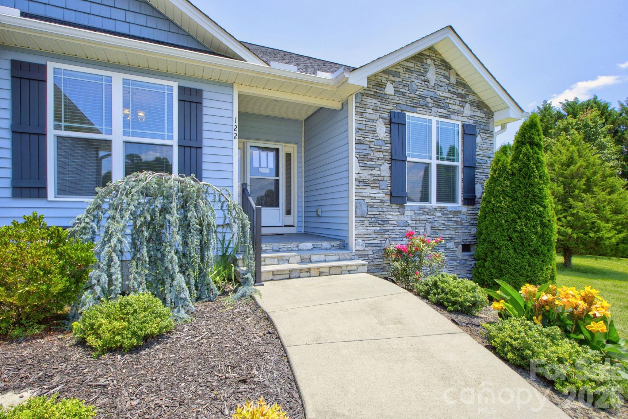 122 Cheraw Lane — Flat Rock