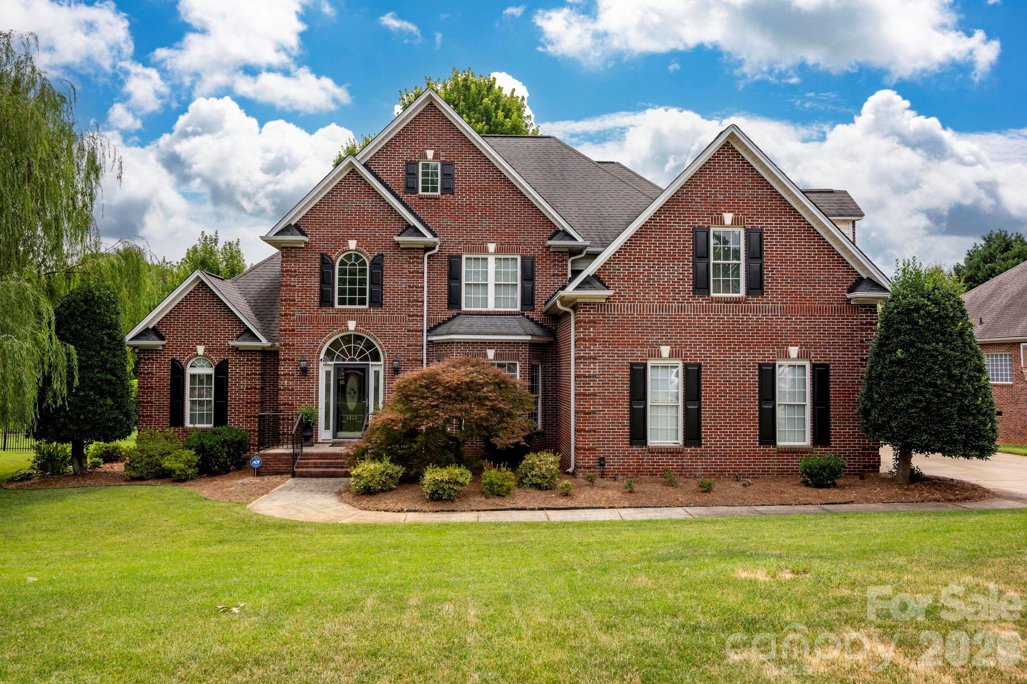 5523 Weavers Row — Gastonia