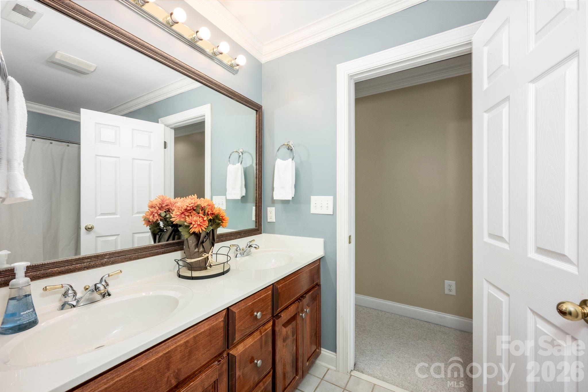 5523 Weavers Row — Gastonia