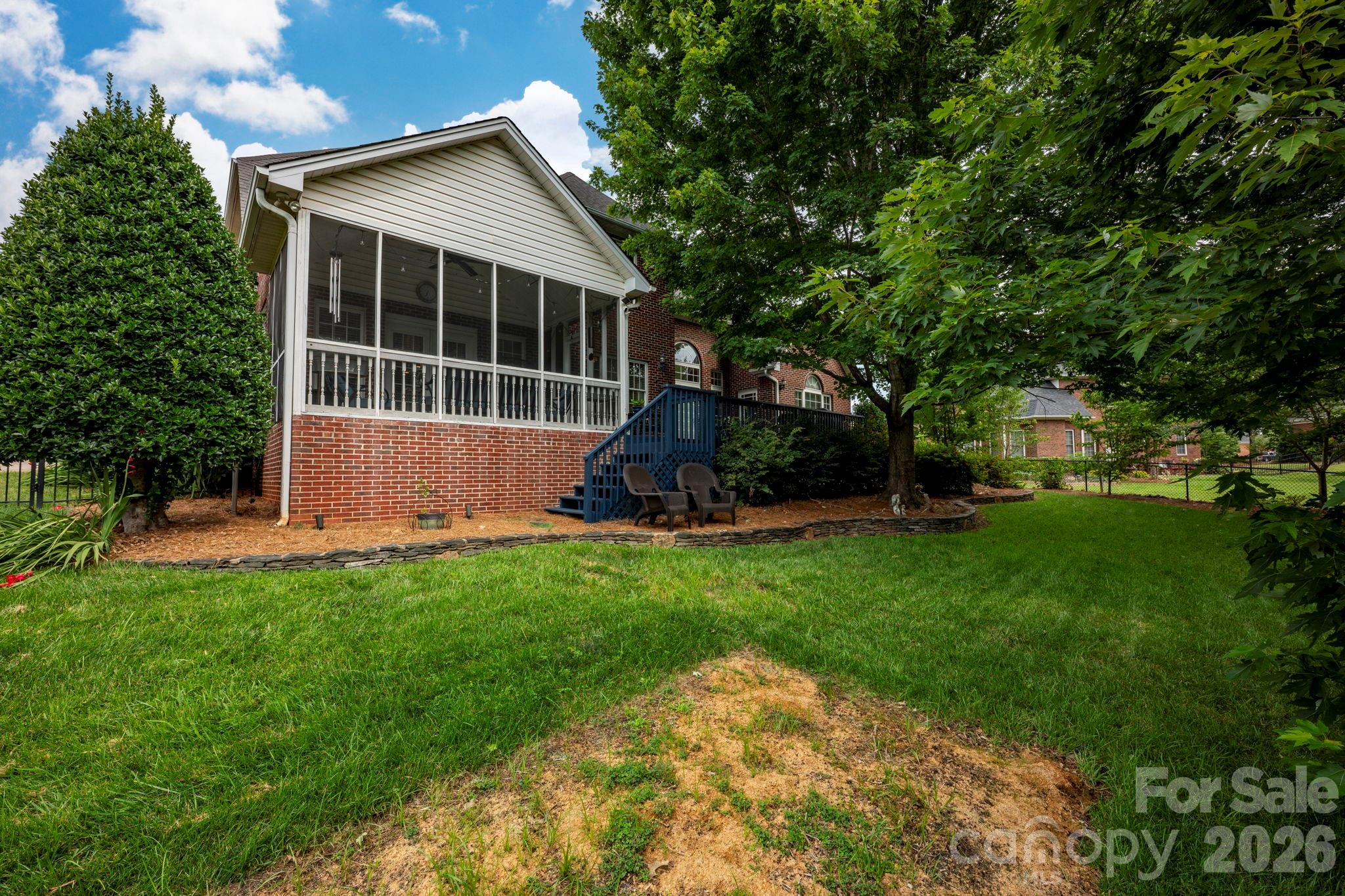 5523 Weavers Row — Gastonia