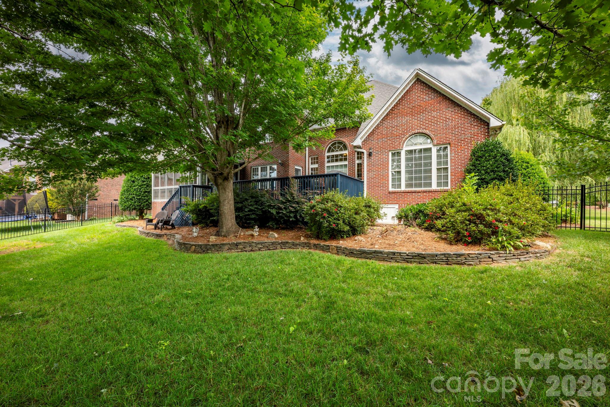 5523 Weavers Row — Gastonia