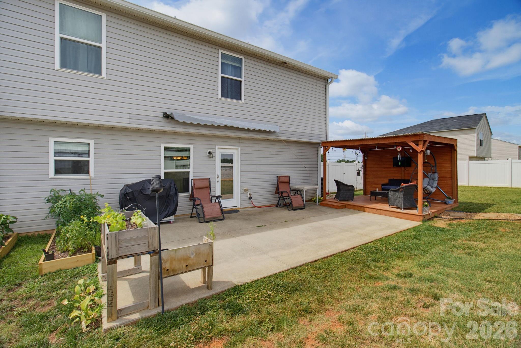 660 Tyro Road — Lexington
