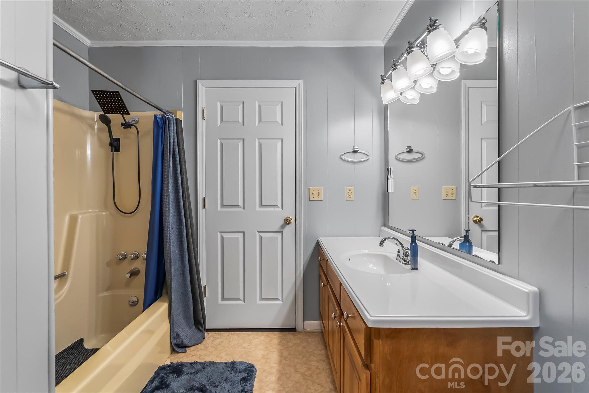 118 Hoover Street NW — Lenoir