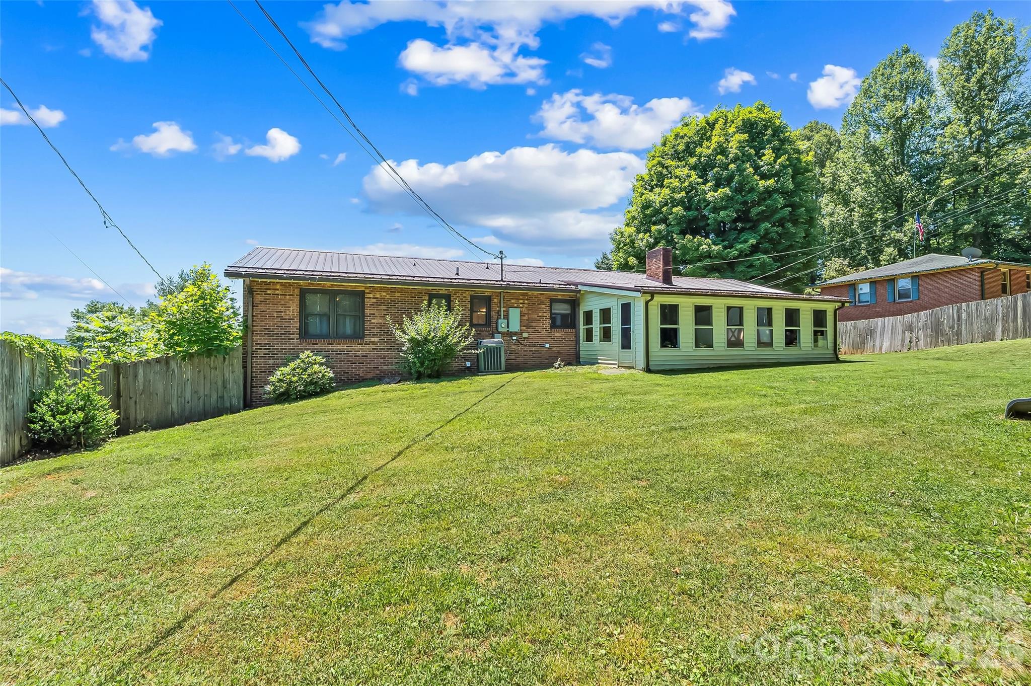 118 Hoover Street NW — Lenoir