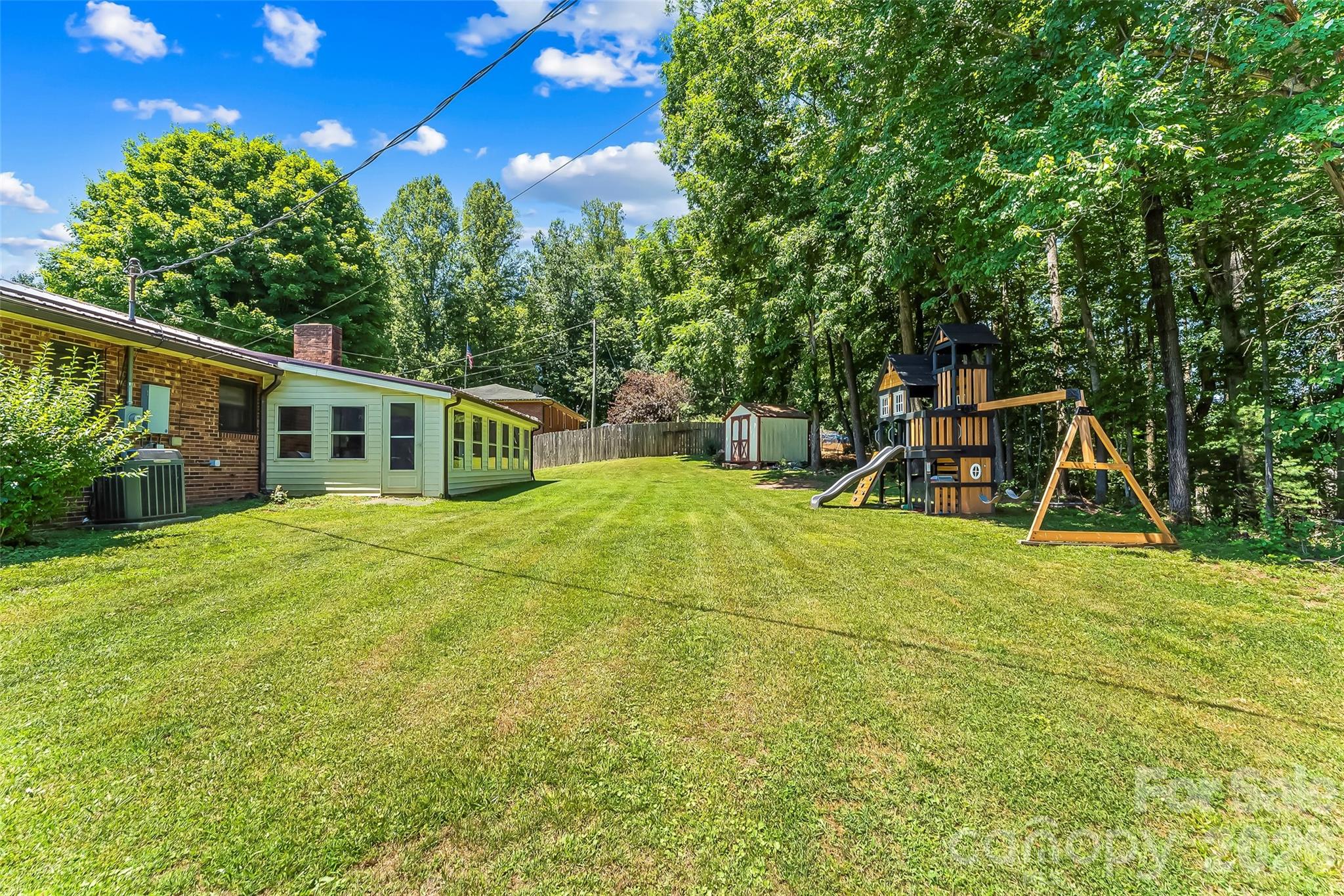 118 Hoover Street NW — Lenoir
