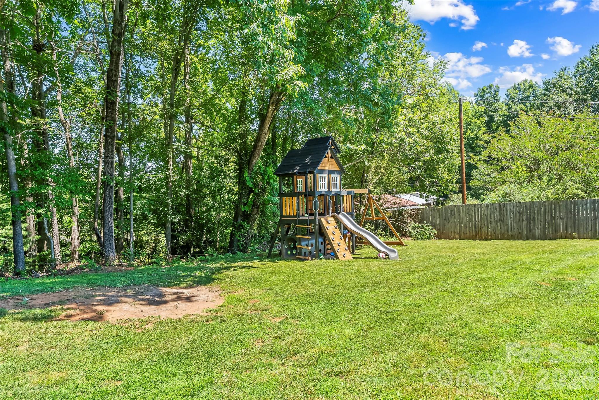 118 Hoover Street NW — Lenoir