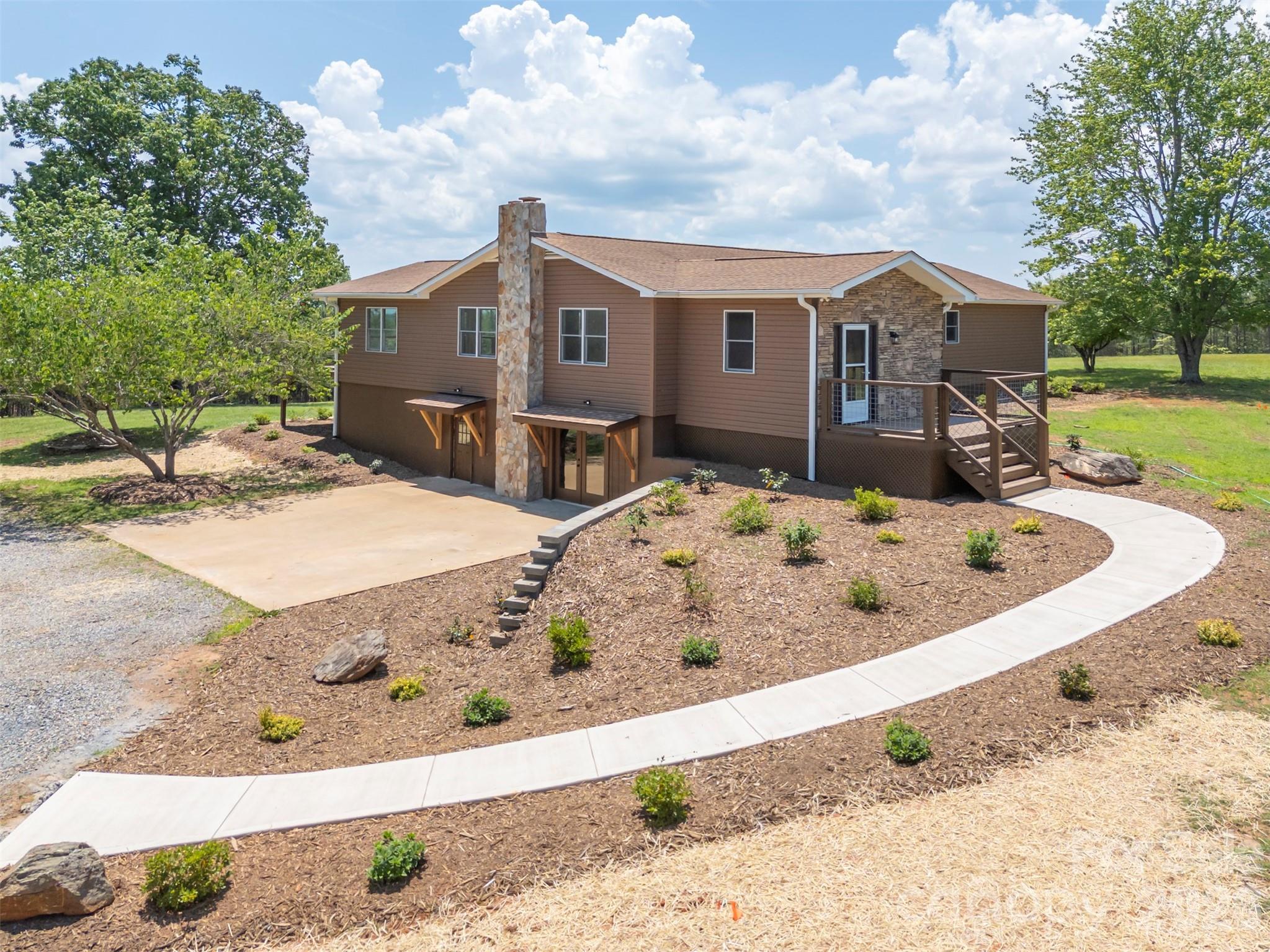 5732 S Nc 9 Highway — Tryon