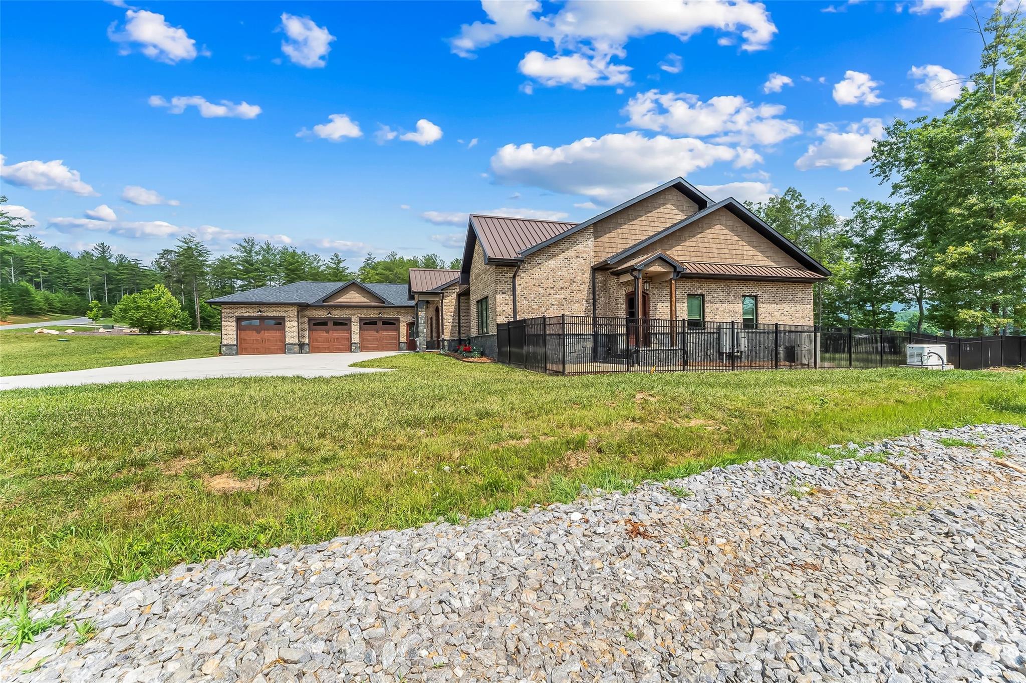 95 Linville View Drive — Nebo