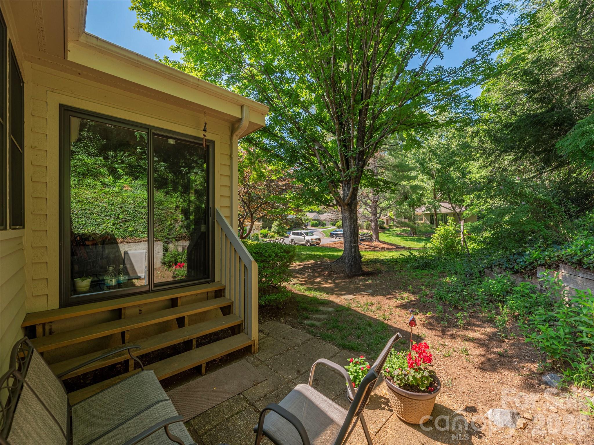 3201 Saint Augustine Place — Asheville
