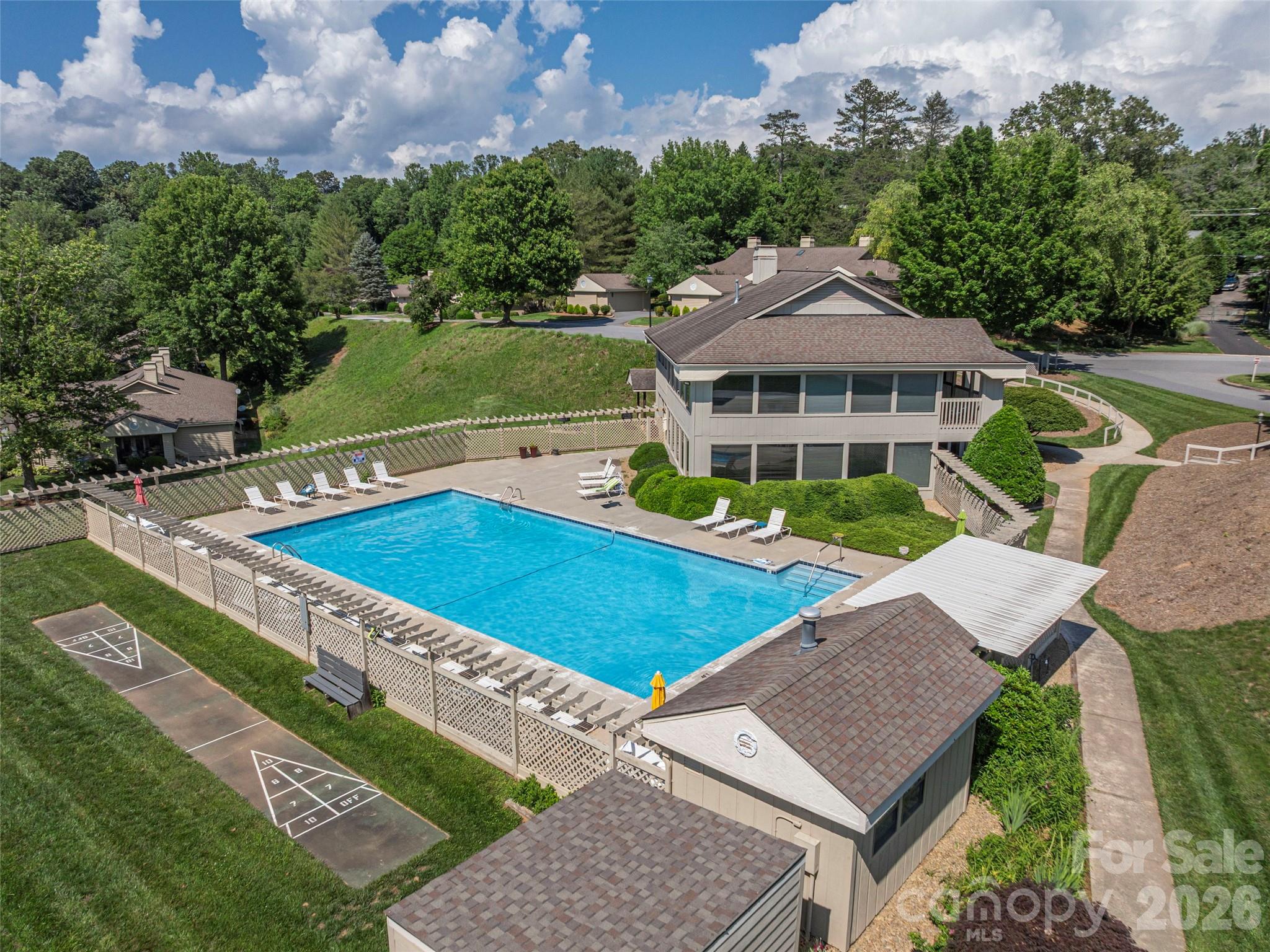 3201 Saint Augustine Place — Asheville
