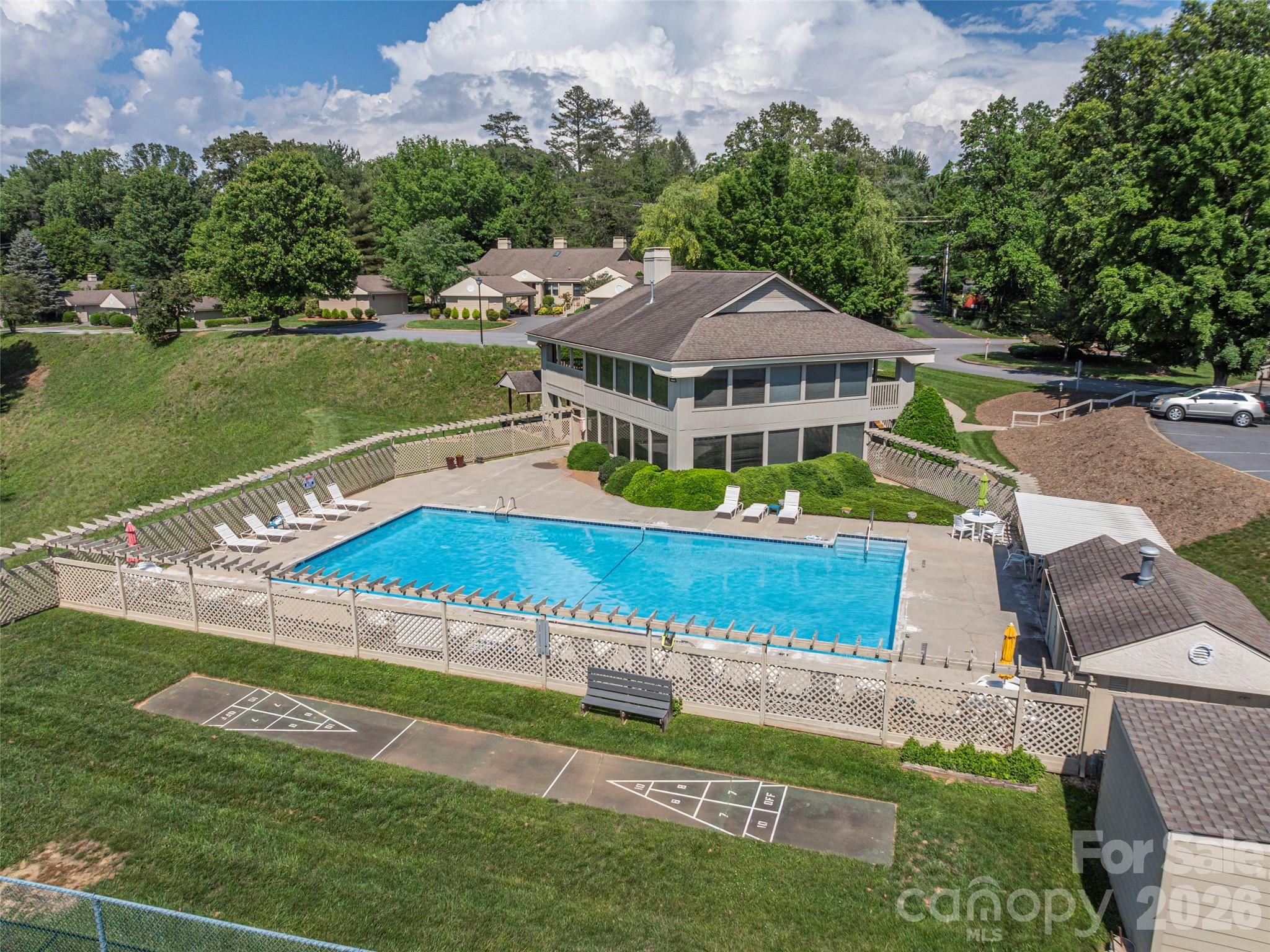 3201 Saint Augustine Place — Asheville