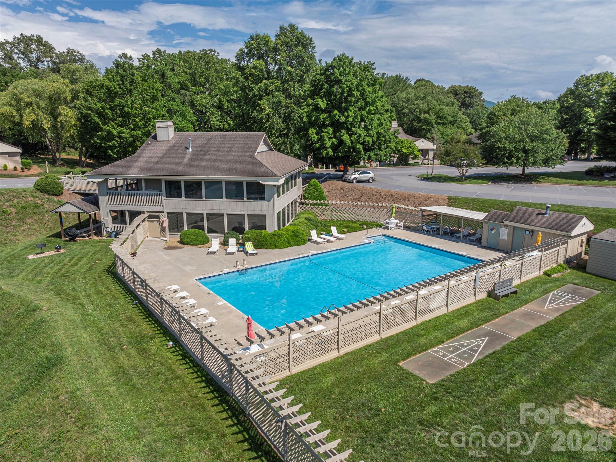 3201 Saint Augustine Place — Asheville