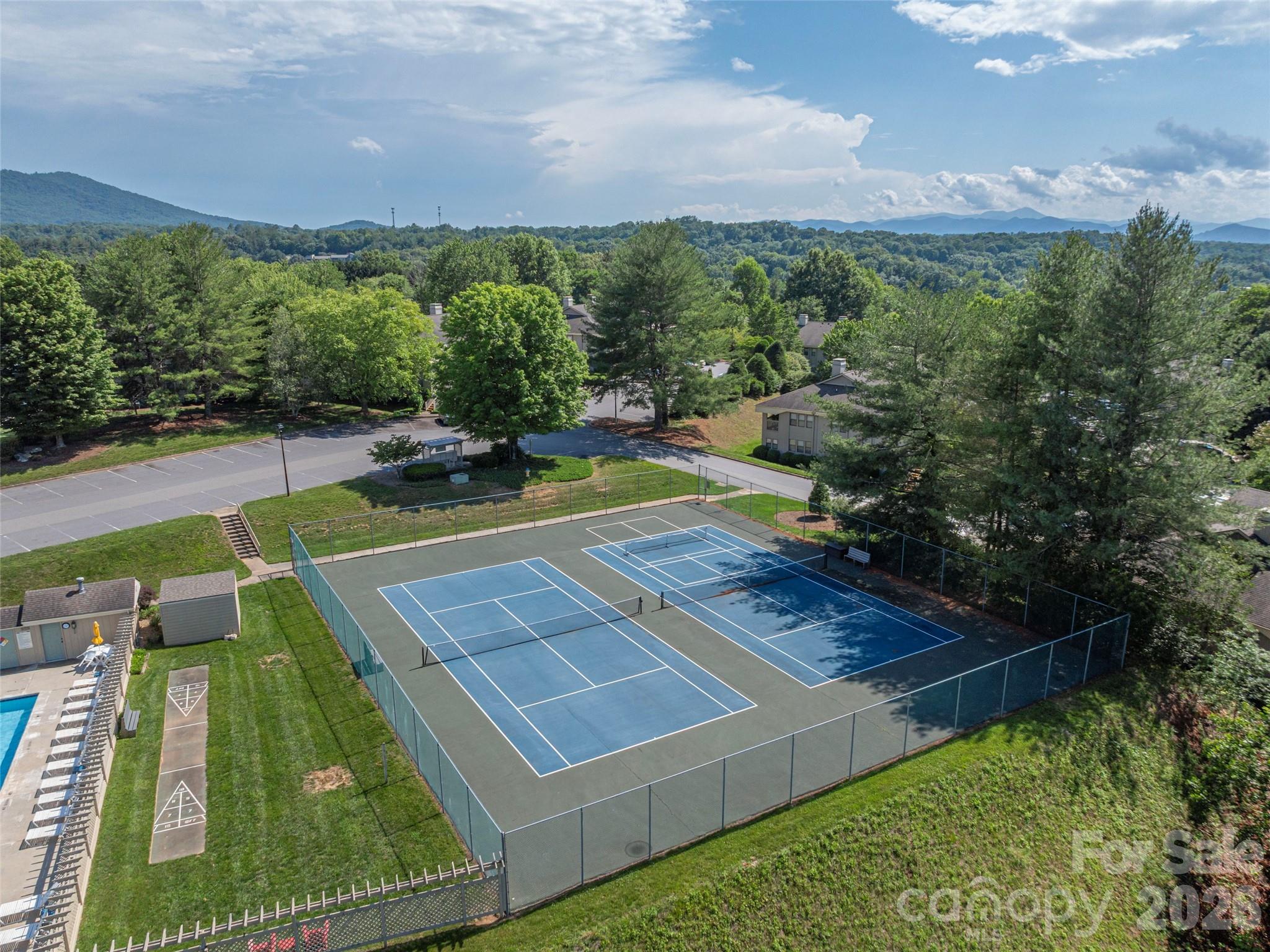 3201 Saint Augustine Place — Asheville
